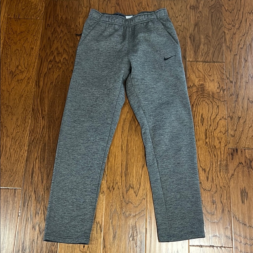 Men’s Size Small ThermaFit Nike Gray Sweatpants